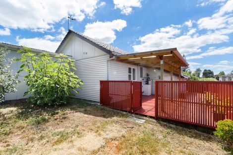 Photo of property in 2/42 Pomaria Road, Henderson, Auckland, 0610