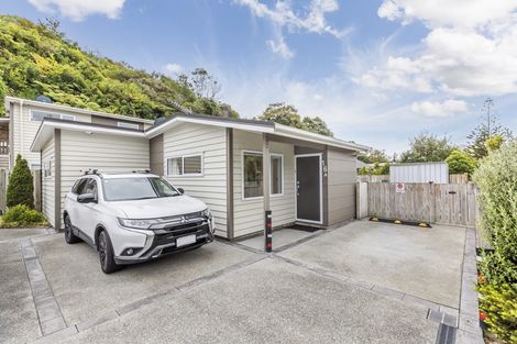Photo of property in 16a Lincoln Avenue, Tawa, Wellington, 5028
