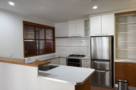 Photo of property in 8 Madeira Lane, Massey, 0614