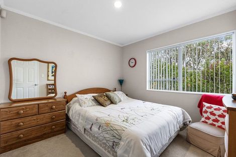Photo of property in 2/10 Javelin Place, West Harbour, Auckland, 0618