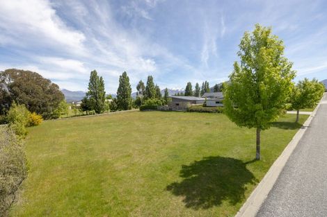 Photo of property in 22 Greenbelt Place, Wanaka, 9305