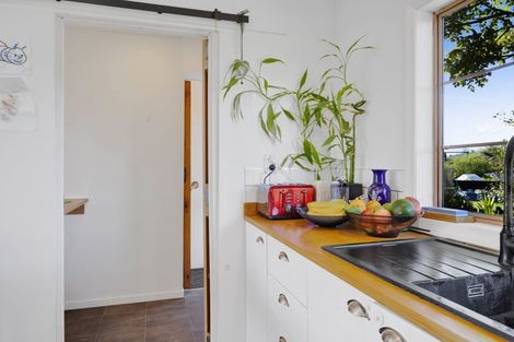 Photo of property in 9 Standish Street, Midhirst, Stratford, 4394