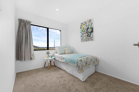 Photo of property in 18 Lanham Lane, Massey, Auckland, 0614