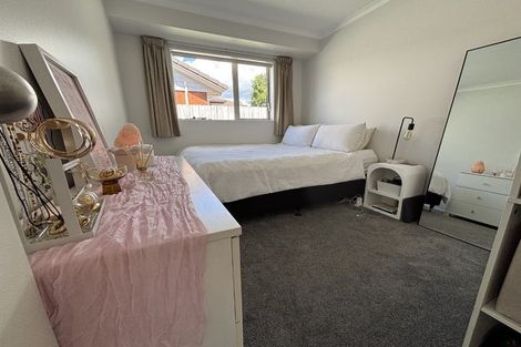 Photo of property in 55a Matipo Road, Te Atatu Peninsula, Auckland, 0610