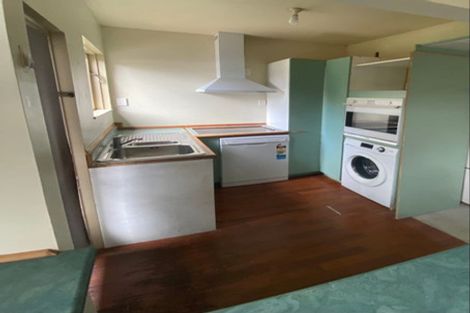 Photo of property in 16 De Val Drive, Titirangi, Auckland, 0604