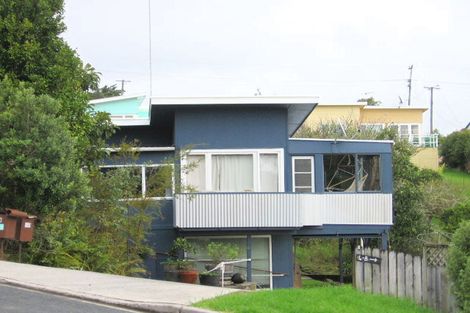 Photo of property in 4a Pohutukawa Avenue, Red Beach, 0932