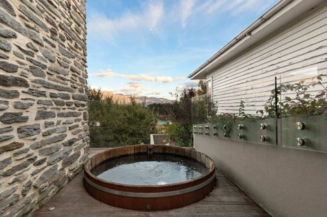 Photo of property in 42a Man Street, Queenstown, 9300