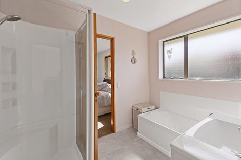 Photo of property in 6 Thornhill Place, Sockburn, Christchurch, 8042