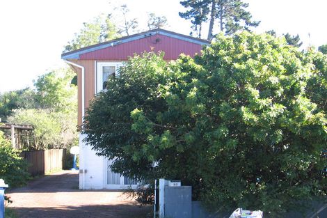 Photo of property in 90 Kaurilands Road, Titirangi, Auckland, 0604