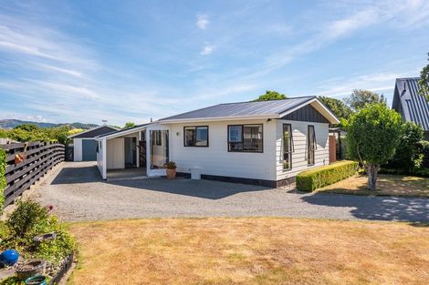 Photo of property in 15 Kanawa Street, Waikanae, 5036