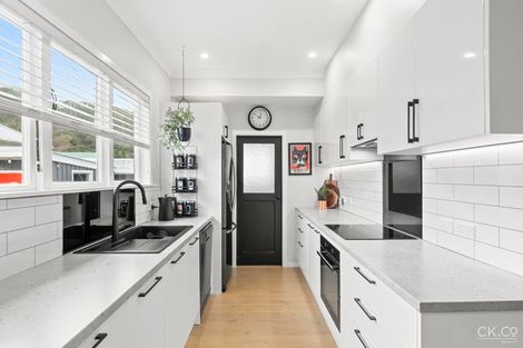 Photo of property in 31 Birdwood Road, Waterloo, Lower Hutt, 5011