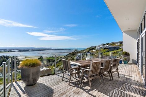 Photo of property in 1 Saint Remy Lane, Redcliffs, Christchurch, 8081