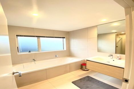 Photo of property in 82 Flat Bush School Road, Flat Bush, Auckland, 2019