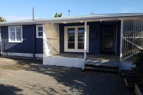 Photo of property in 17 Botanical Road, Takaro, Palmerston North, 4412