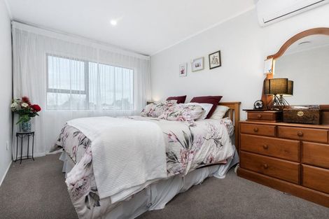 Photo of property in 2b Edgewater Parade, Waiuku, 2123