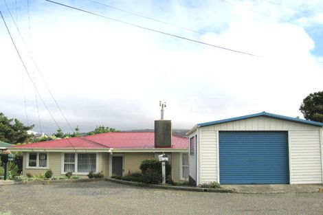 Photo of property in 10 Tania Way, Paparangi, Wellington, 6037