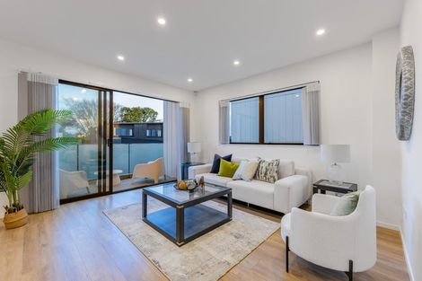 Photo of property in 4/258 Lake Road, Hauraki, Auckland, 0622