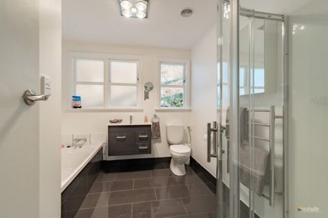 Photo of property in 16 Manor Drive, Stokes Valley, Lower Hutt, 5019