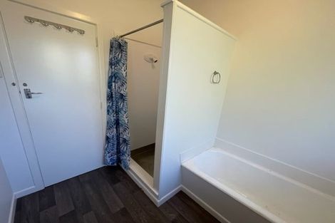 Photo of property in 21 Kereru Street, Henderson, Auckland, 0612