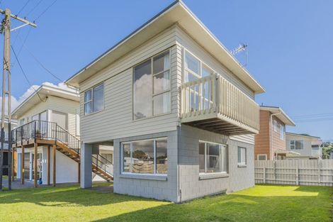 Photo of property in 121 Eighth Avenue, Urenui, 4377
