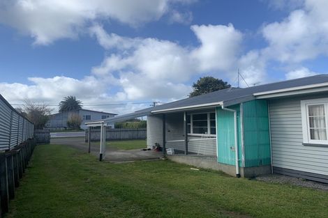 Photo of property in 11 Tawhiti Road, Hawera, 4610