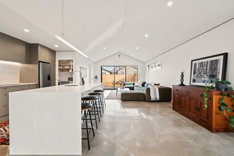 Photo of property in 6 Cheviot Street, Jacks Point, 9371