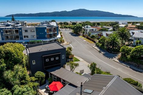 Photo of property in 3 Seaview Road, Paraparaumu Beach, Paraparaumu, 5032