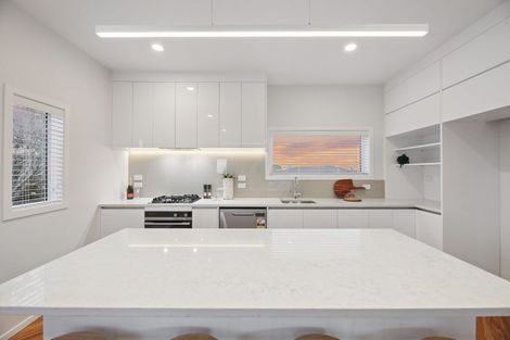 Photo of property in 352 East Coast Road, Sunnynook, Auckland, 0630