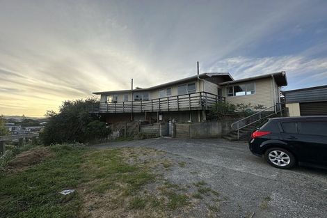 Photo of property in 9 Omega Street, Newlands, Wellington, 6037