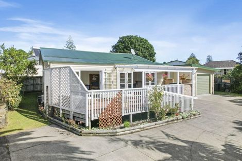 Photo of property in 17 Paramu Avenue, Birkdale, Auckland, 0626