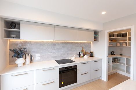 Photo of property in 1 Metoriti Crescent, Karaka, 2124