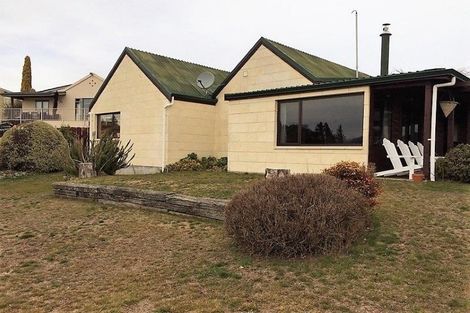 Photo of property in 8 Kennedy Crescent, Wanaka, 9305