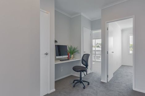 Photo of property in 44 Karepiro Drive, Stanmore Bay, Whangaparaoa, 0932