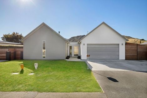 Photo of property in 11 Haddow's Place, Lake Hayes, Queenstown, 9304