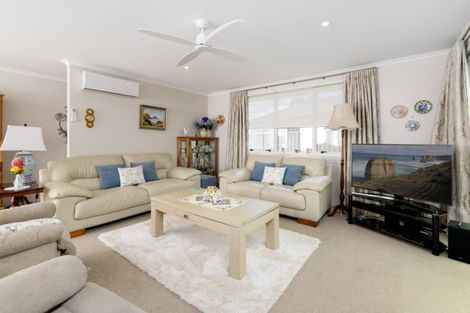 Photo of property in 2 Seashell Drive, Papamoa Beach, Papamoa, 3118