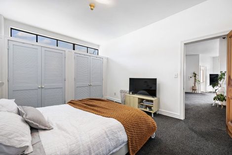 Photo of property in Endeavour Apartments, 11/125u Thorndon Quay, Pipitea, Wellington, 6011
