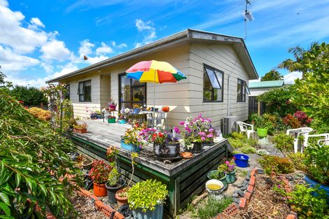 Photo of property in 94 Roberts Road, Te Atatu South, Auckland, 0610