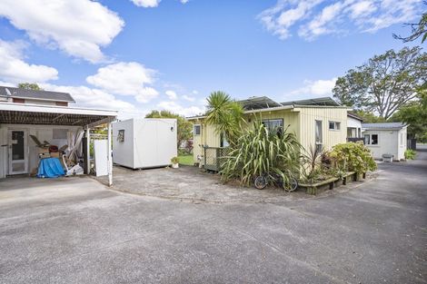 Photo of property in 176 Henderson Valley Road, Henderson, Auckland, 0612