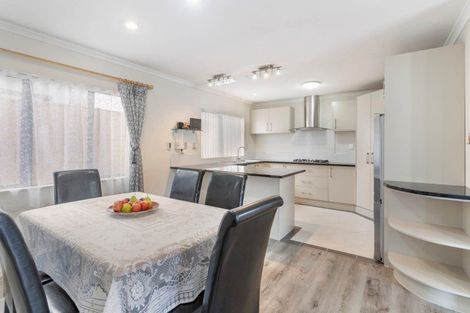 Photo of property in 16 Janway Avenue, Flat Bush, Auckland, 2016