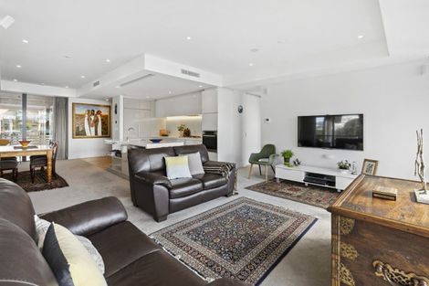 Photo of property in Clyde Quay Wharf, 1a/7 Clyde Quay Wharf, Te Aro, Wellington, 6011