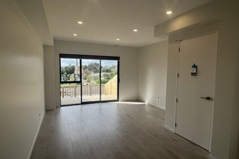 Photo of property in 2/39 Renata Crescent, Te Atatu Peninsula, Auckland, 0610