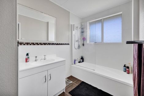 Photo of property in 17 Suther Street, Waverley, 4510