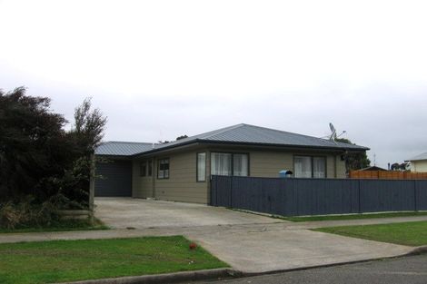 Photo of property in 91 Hillcrest Drive, Kelvin Grove, Palmerston North, 4414