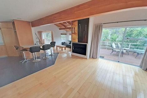 Photo of property in 14 La Roche Place, Northcote, Auckland, 0627