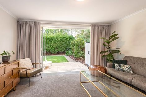 Photo of property in 2/78 Holly Road, St Albans, Christchurch, 8014