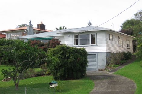 Photo of property in 23 Highland Avenue, Titirangi, Auckland, 0604