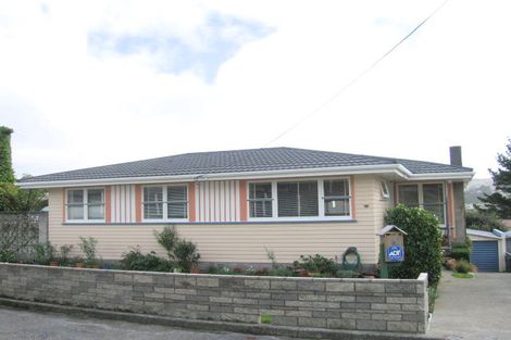 Photo of property in 6 Tania Way, Paparangi, Wellington, 6037