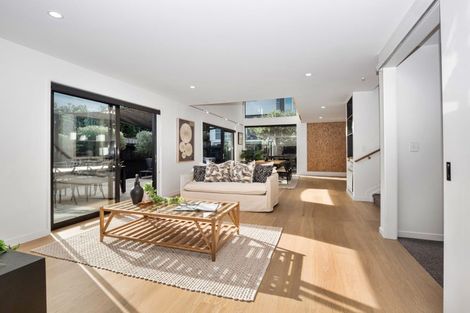 Photo of property in 347b Oceanbeach Road, Mount Maunganui, 3116