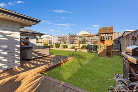 Photo of property in 17 Story Street, Foxton Beach, Foxton, 4815