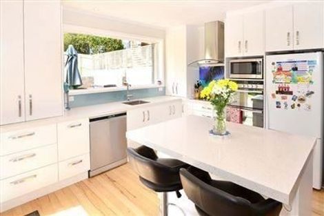Photo of property in 17 Kathleen Street, Totara Vale, Auckland, 0627